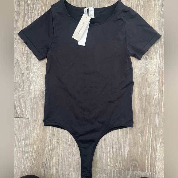 Francesca's Collections Tops - FRANCESCAS BLACK SHORT SLEEVE BODYSUIT- XS/SMALL